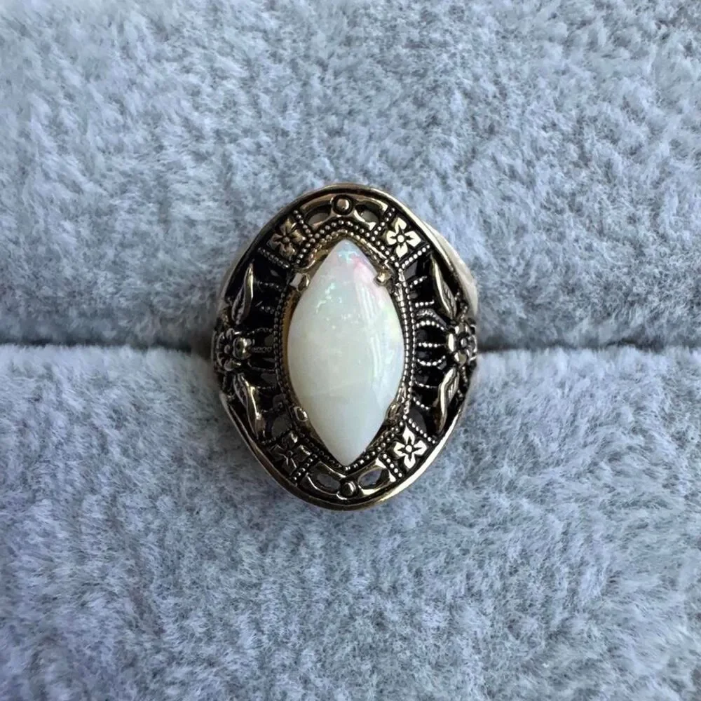 Unbranded Women's White and Gold Jewellery